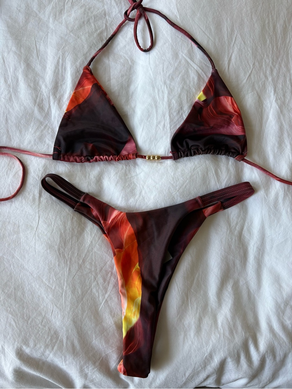 Burgundy cheeky bikini